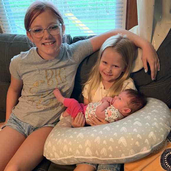 Meet your Posher, Amanda - Picture 2 of 2